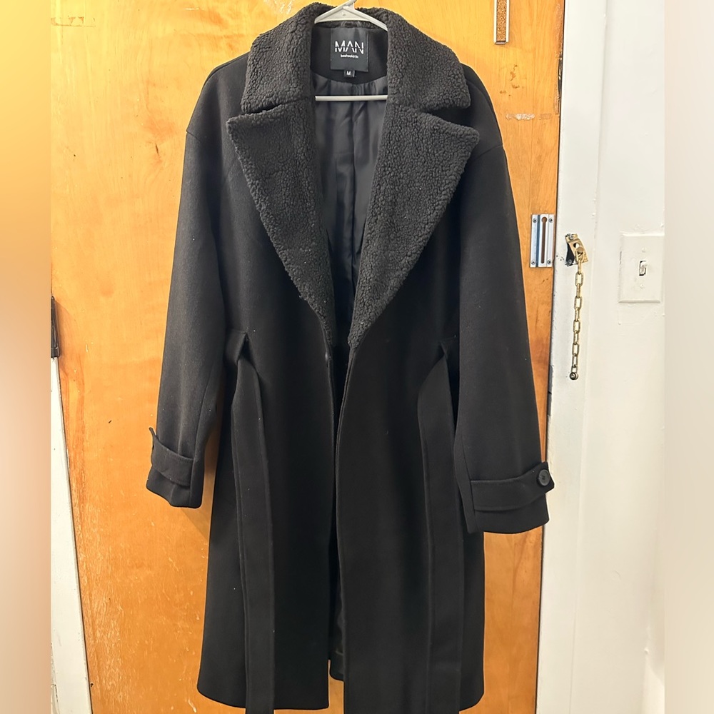 BOOHOO MAN. SINGLE BREASTED WOOL MIX OVERCOAT IN BLACK. SIZE M